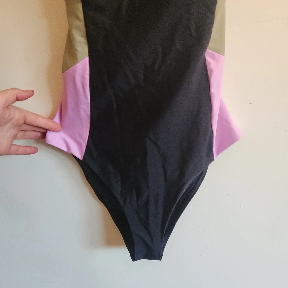 NWOT Prana Colorblock One-Piece Swimsuit Black Gray & Pink Open Low Back Medium - Picture 4 of 10